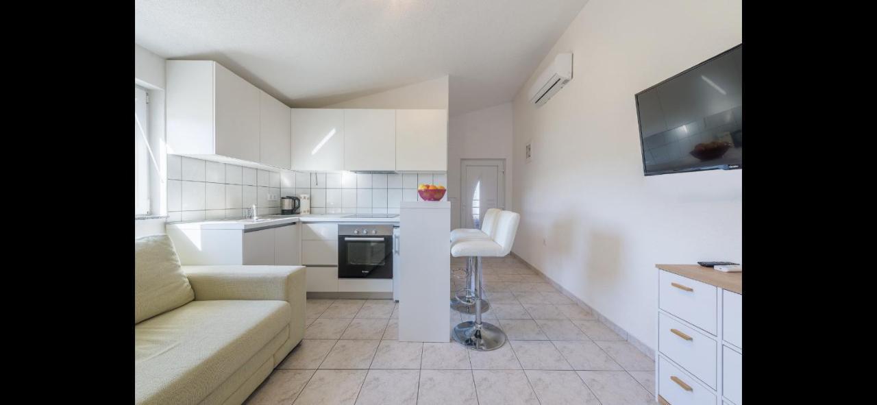 Aurum Luxury Apartments Vir Exterior foto